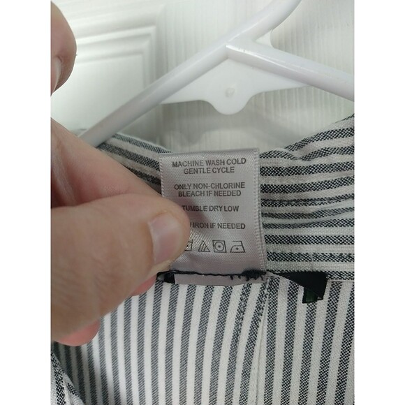 John Mark Woman M Tunic Shirt Grey White Striped Roll Tab LS V Neck Asymmetrical - Picture 4 of 11